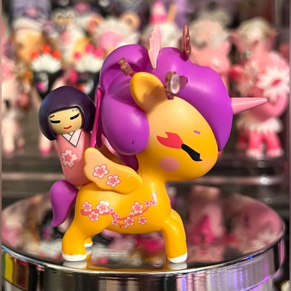 ♡ SOLD ♡ Tokidoki Momoko Unicorno Cherry Blossom Series 2 Collectible Figure - Picture 1 of 4